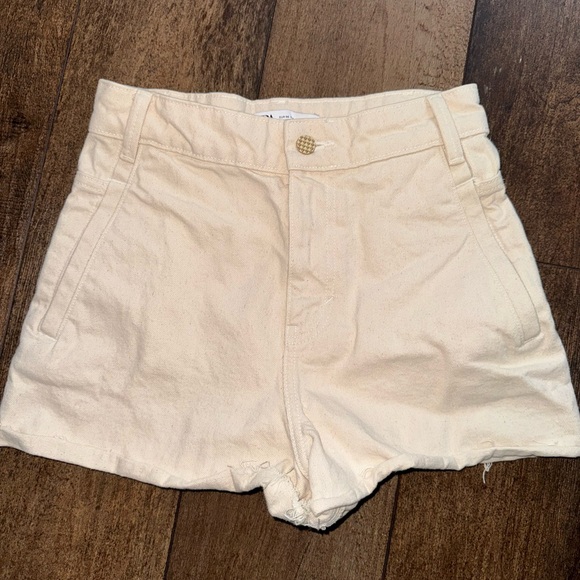 Zara Cream High Waist Shorts - Picture 1 of 3